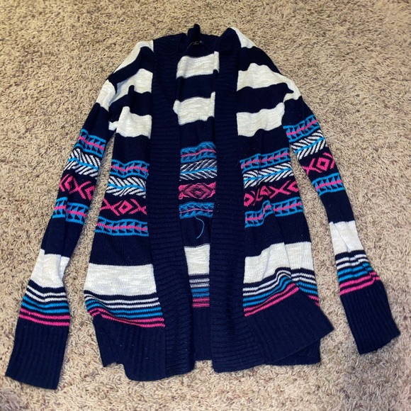 Sweaters - Picture 4 of 5